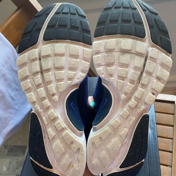 Nike sneakers - Picture 4 of 4